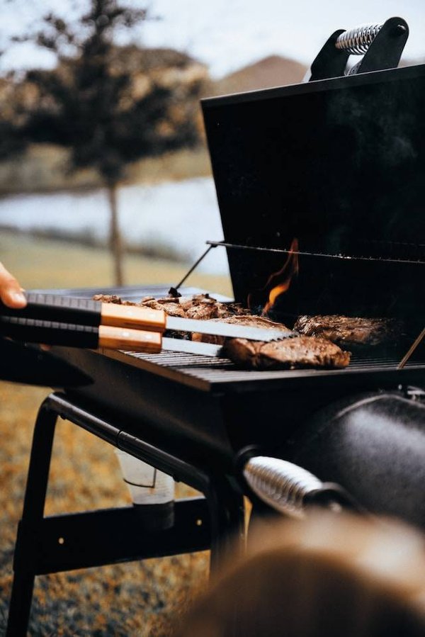 Comment bien s'alimenter en camping ? Astuces et conseils pour des repas équilibrés en pleine nature