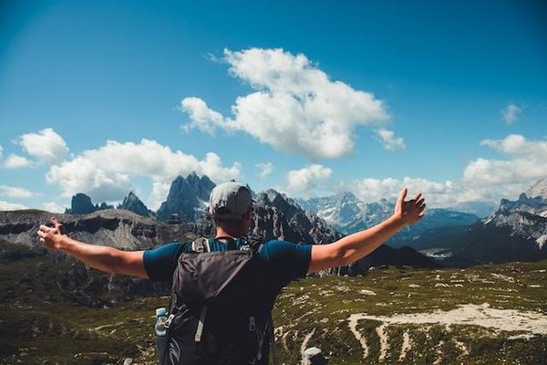 Quel petit camping familial vous accueille avec des hébergements confortables en Haute Savoie?