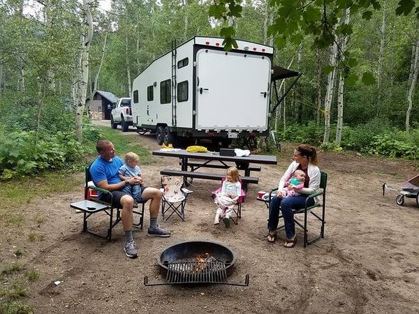 Découvrez le Charme d'un Petit Camping Familial en Lozère : Votre Échappée Nature !